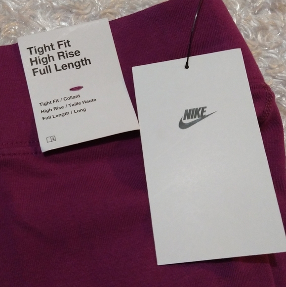 Women's Nike Sportswear Essential High-Waisted Leggings Purple Size XS - Picture 4 of 4